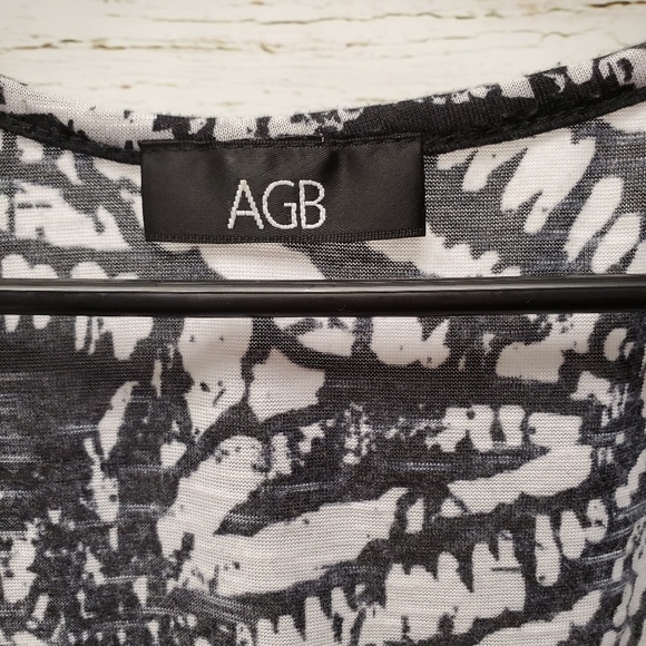 AGB Ruffle Front Top - Picture 4 of 6